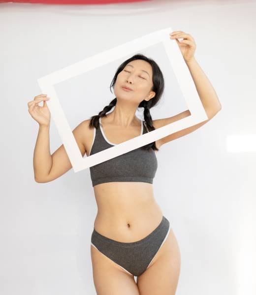 asian-girl-holding-frame-posing-in-lingerie-and-ha-2025-03-13-00-36-52-utc